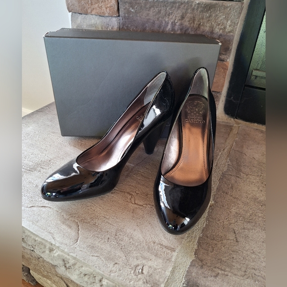 Vince Camuto heels - Picture 3 of 14